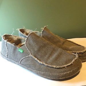 Sanuk mens shoes size 11 loafers/slip on